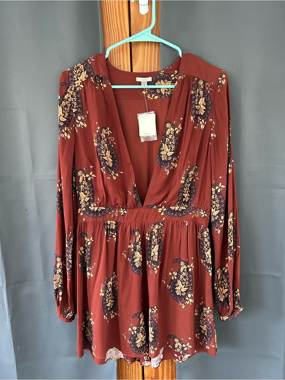 Ecote Urban Outfitters NWT Plunge Long Sleeve Romper Burgundy Size 4